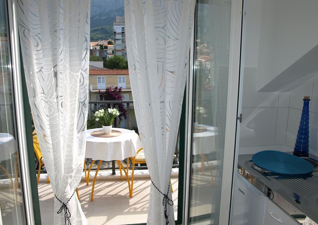 Apartments Issa Makarska Rum bild