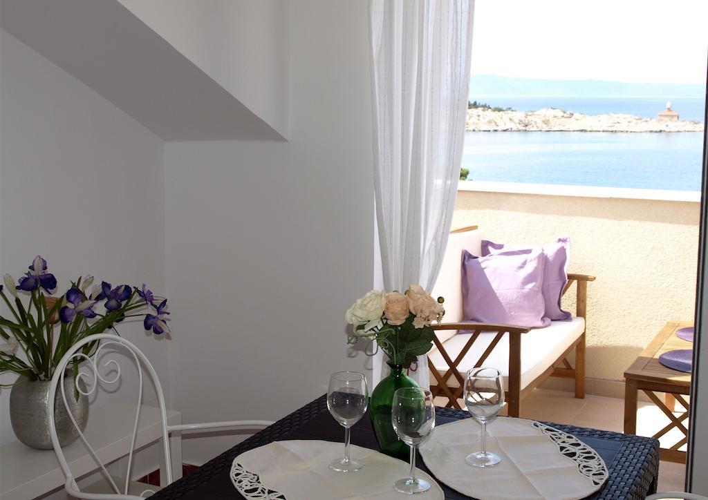 Apartments Issa Makarska Rum bild